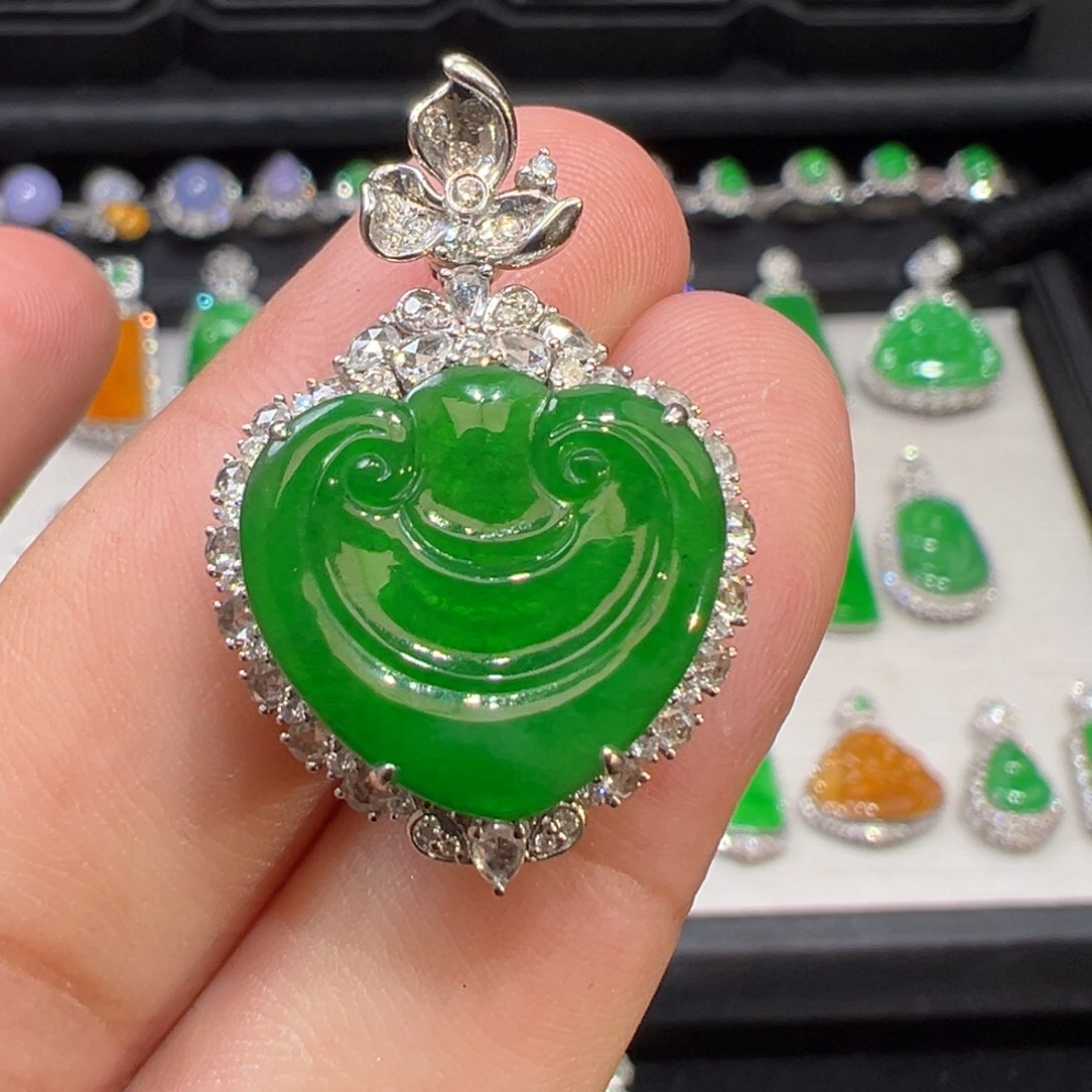 翡翠吊坠(不含链)18K金镶嵌