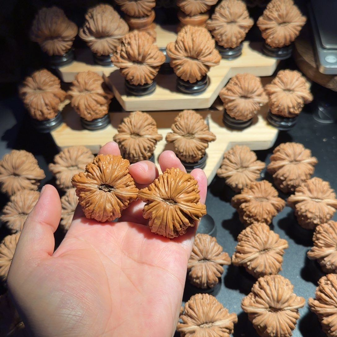 爱***油核桃41全品色差凹凸底楼