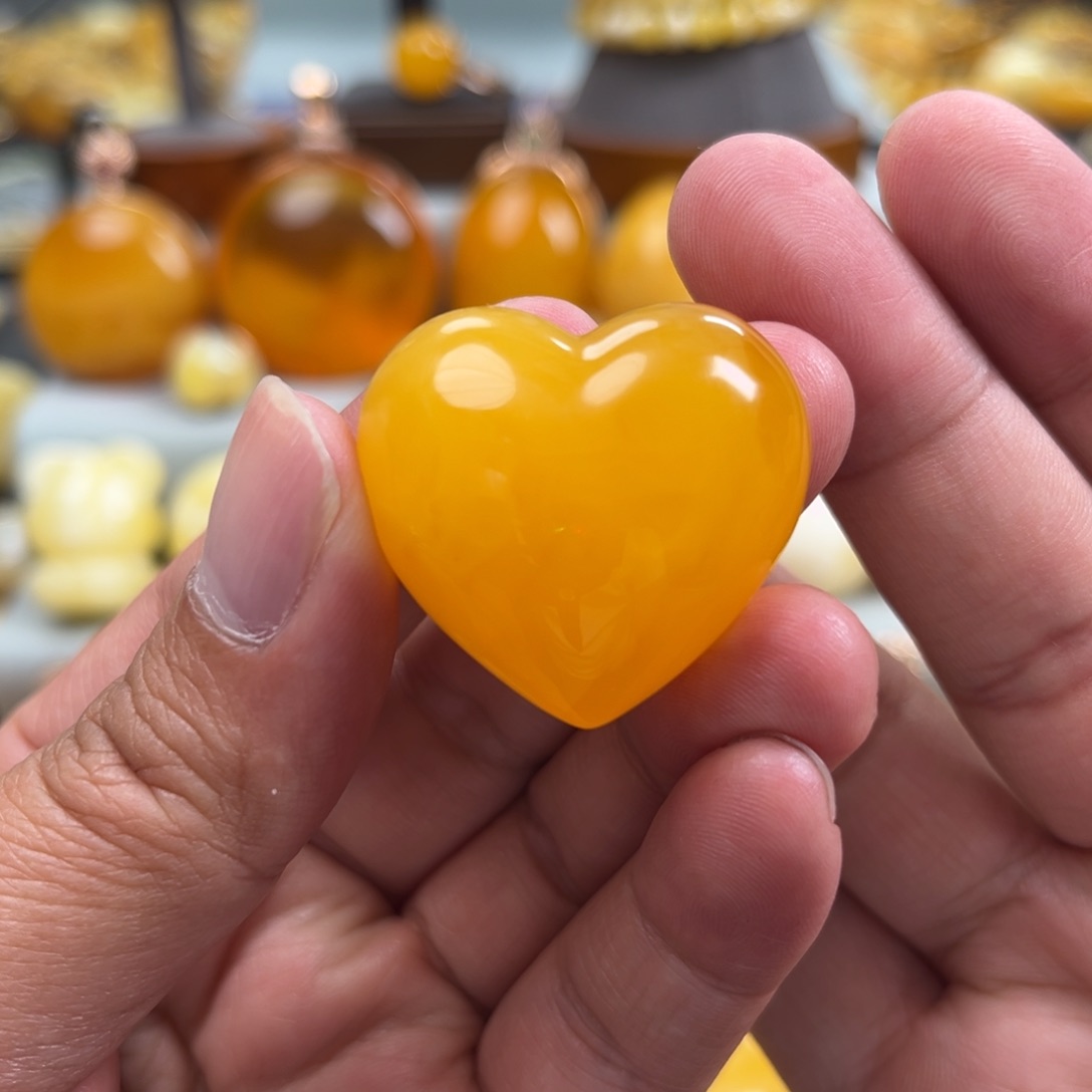 未镶嵌蜜蜡珠宝奇石