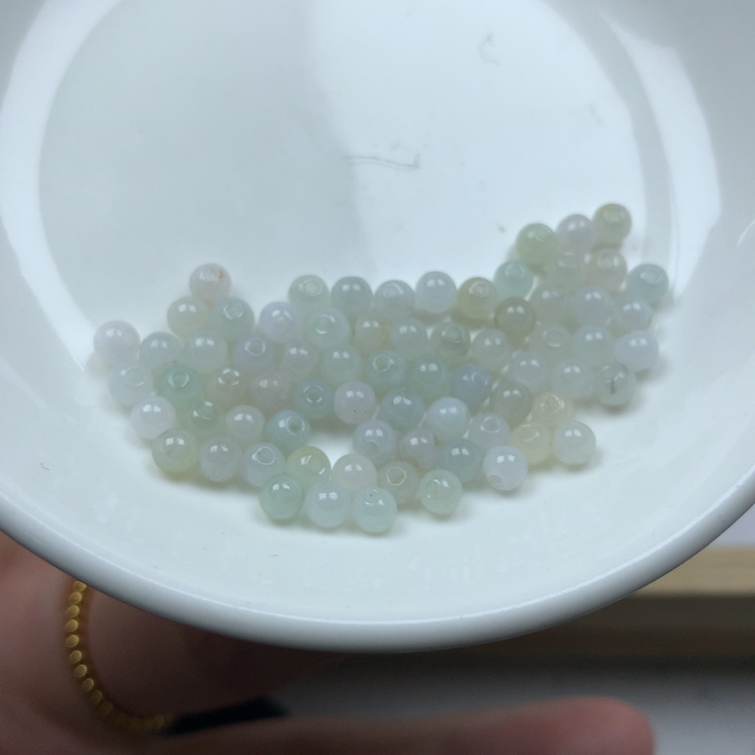 翡翠颈饰未镶嵌卡3➕。60➕10颗。单圈 