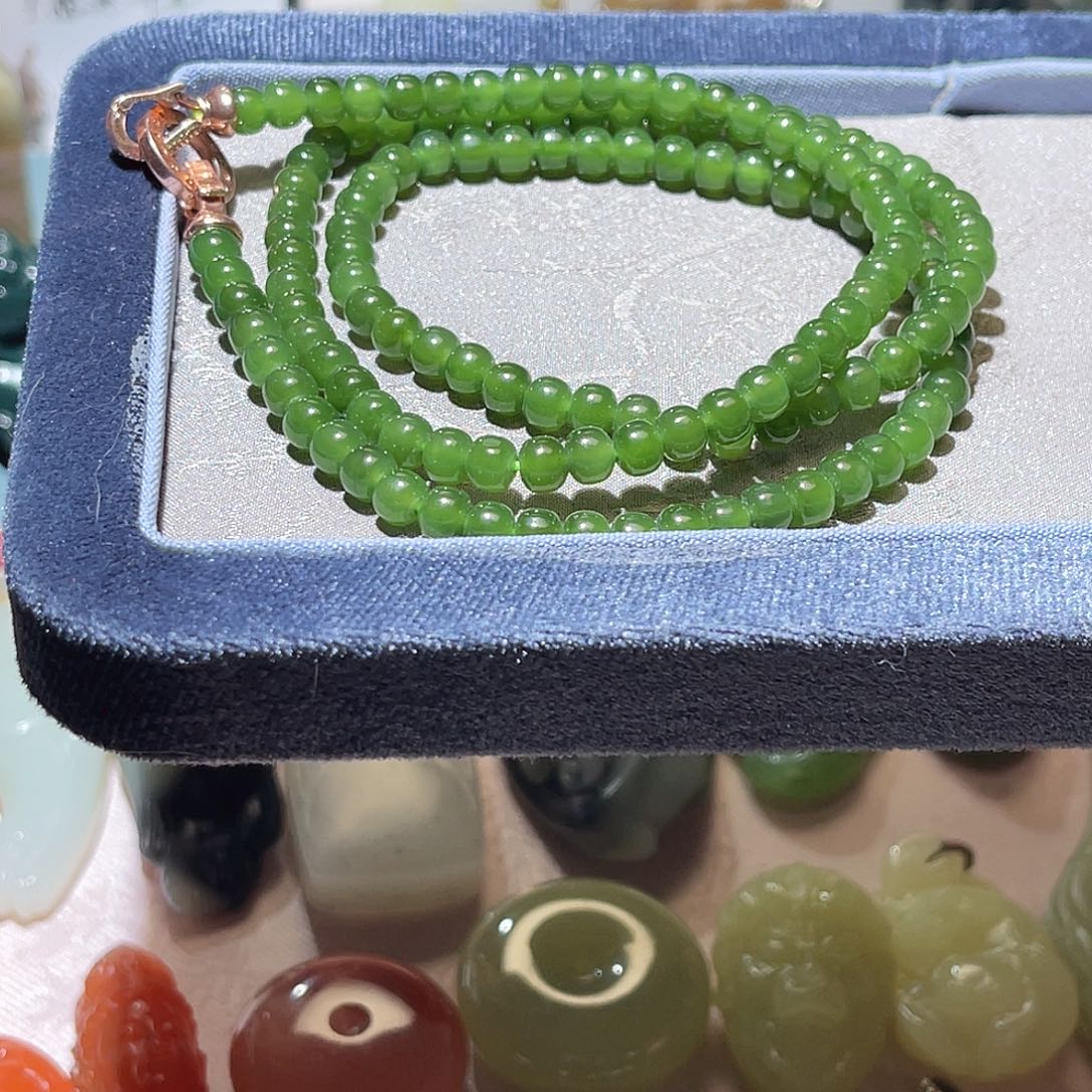 和田玉未镶嵌颈饰老型多圈