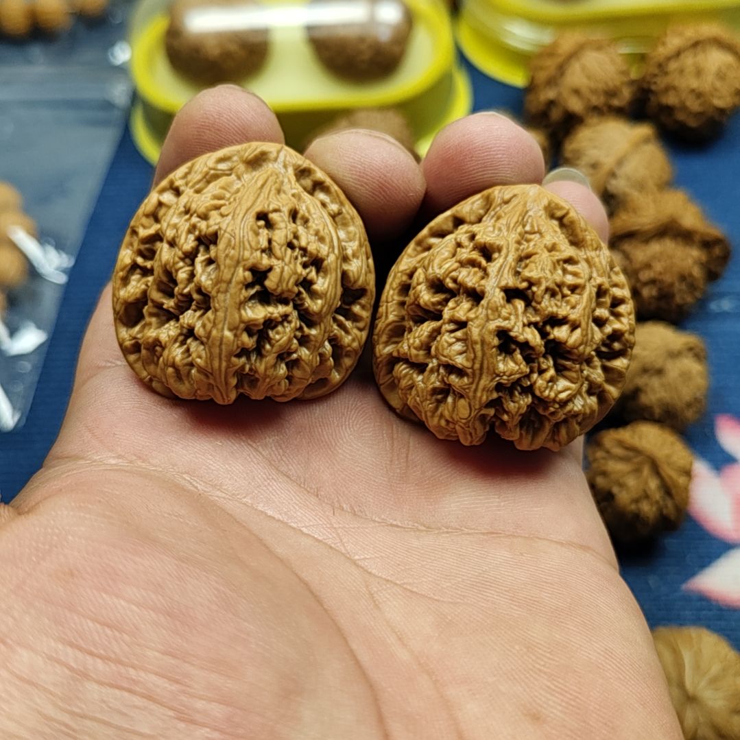 文玩核桃吊坠粗筋