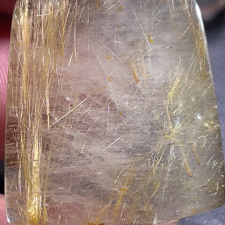 艾***姥发晶未镶嵌颈饰钛