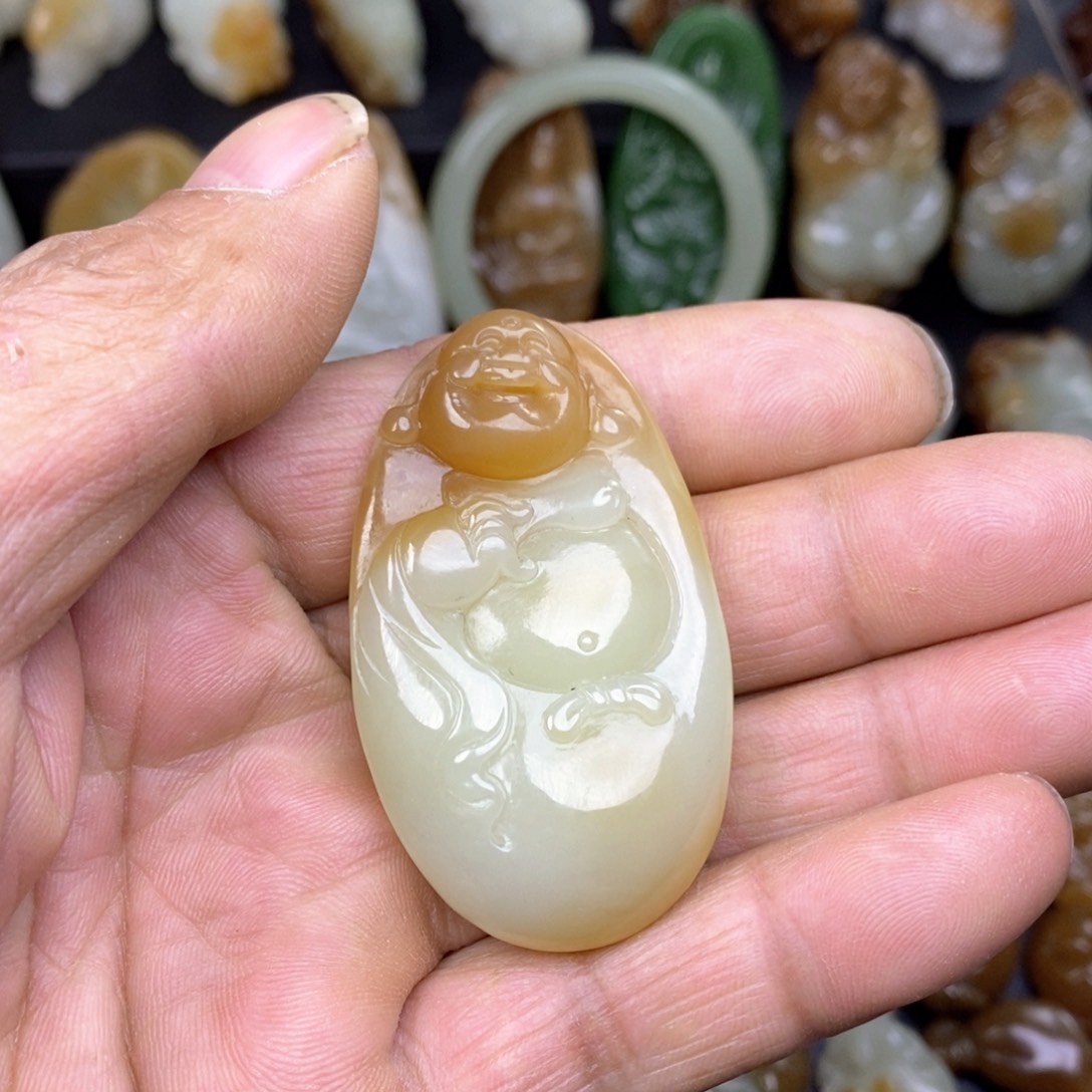 和田玉颈饰未镶嵌