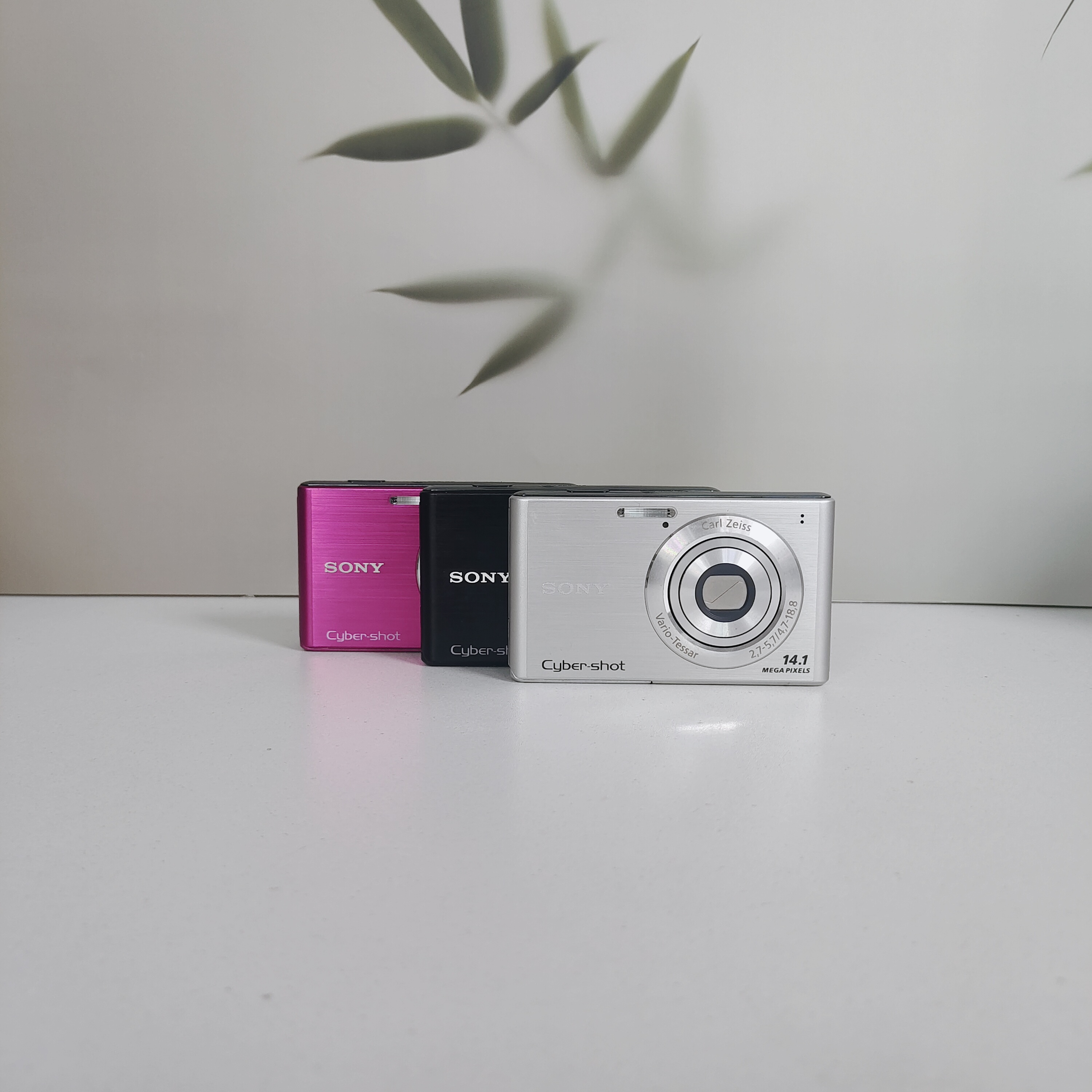 9新 Sony/索尼 w550 ccd相机 1400万像素 4倍光学变焦日版