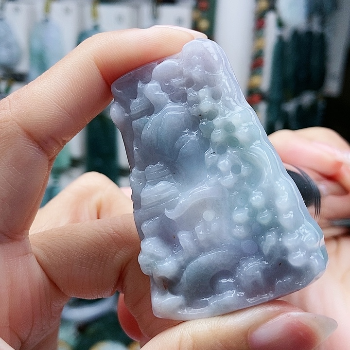 颈饰足铂镶嵌翡翠翡翠