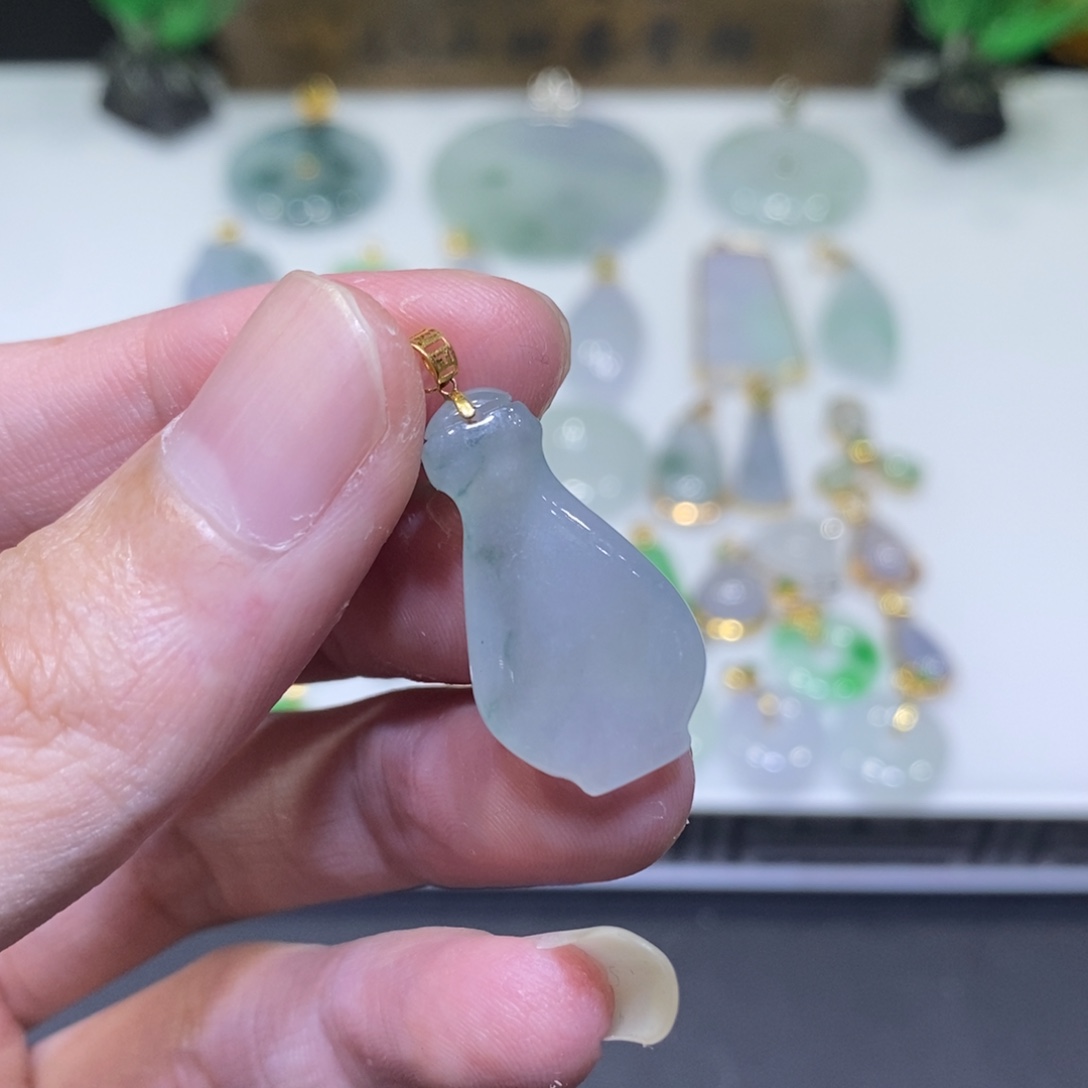 翡翠18K金镶嵌吊坠(不含链)