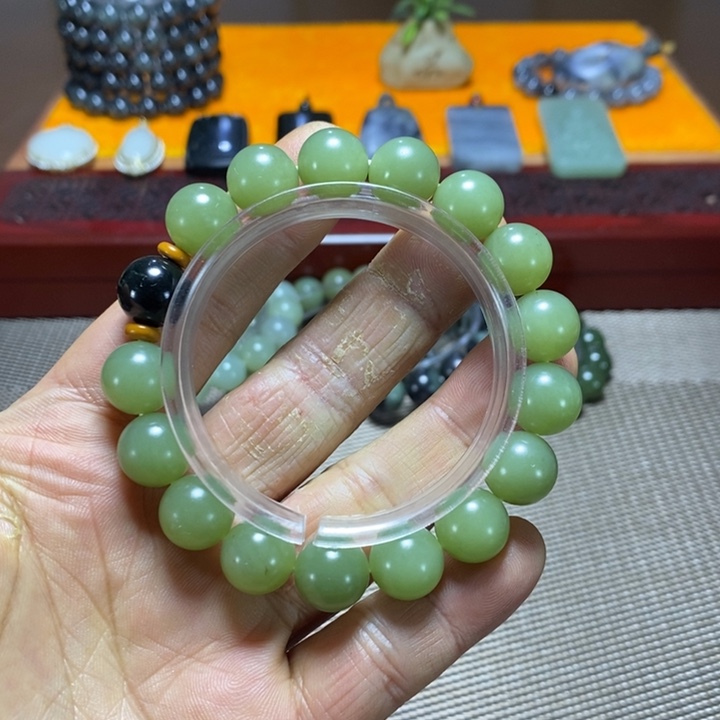 和田玉未镶嵌车挂