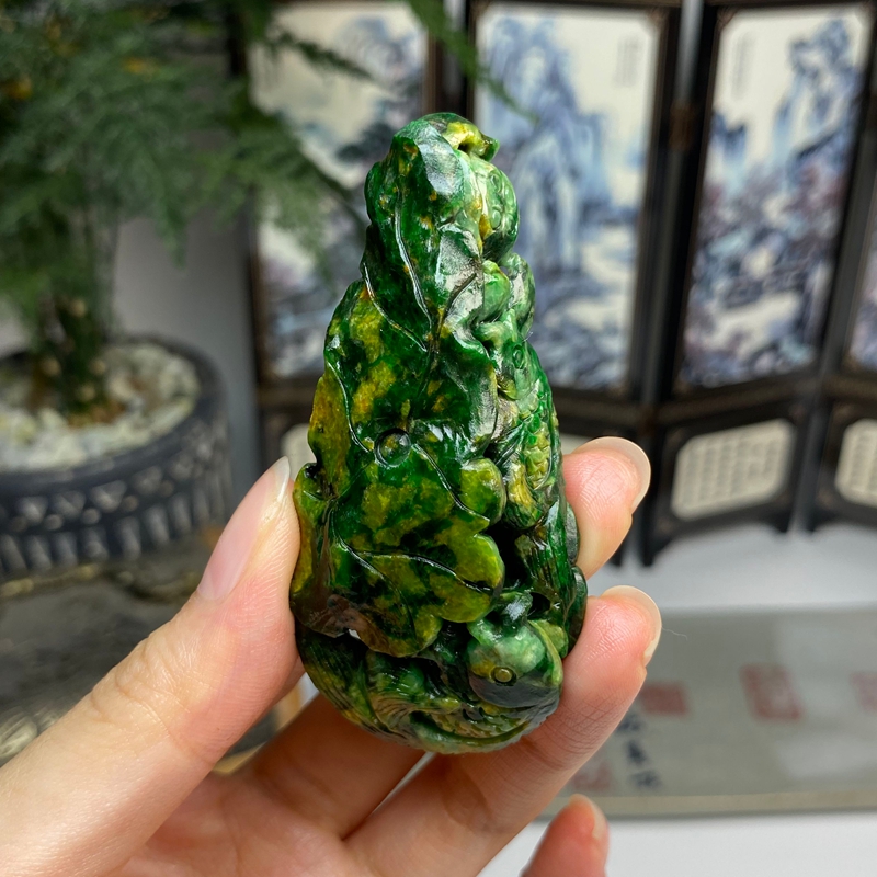 毛货 黄加绿辣色荷叶鱼挂件鱼戏荷花 天然翡翠A货