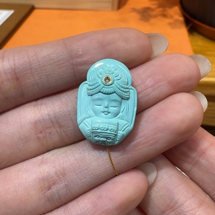 绿松石未镶嵌扎基雕刻件