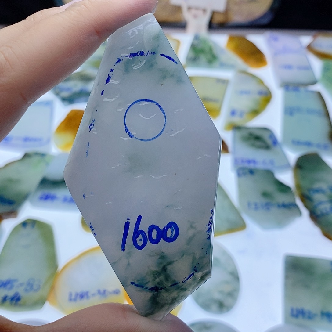 未镶嵌定制翡翠劳****?纯天然