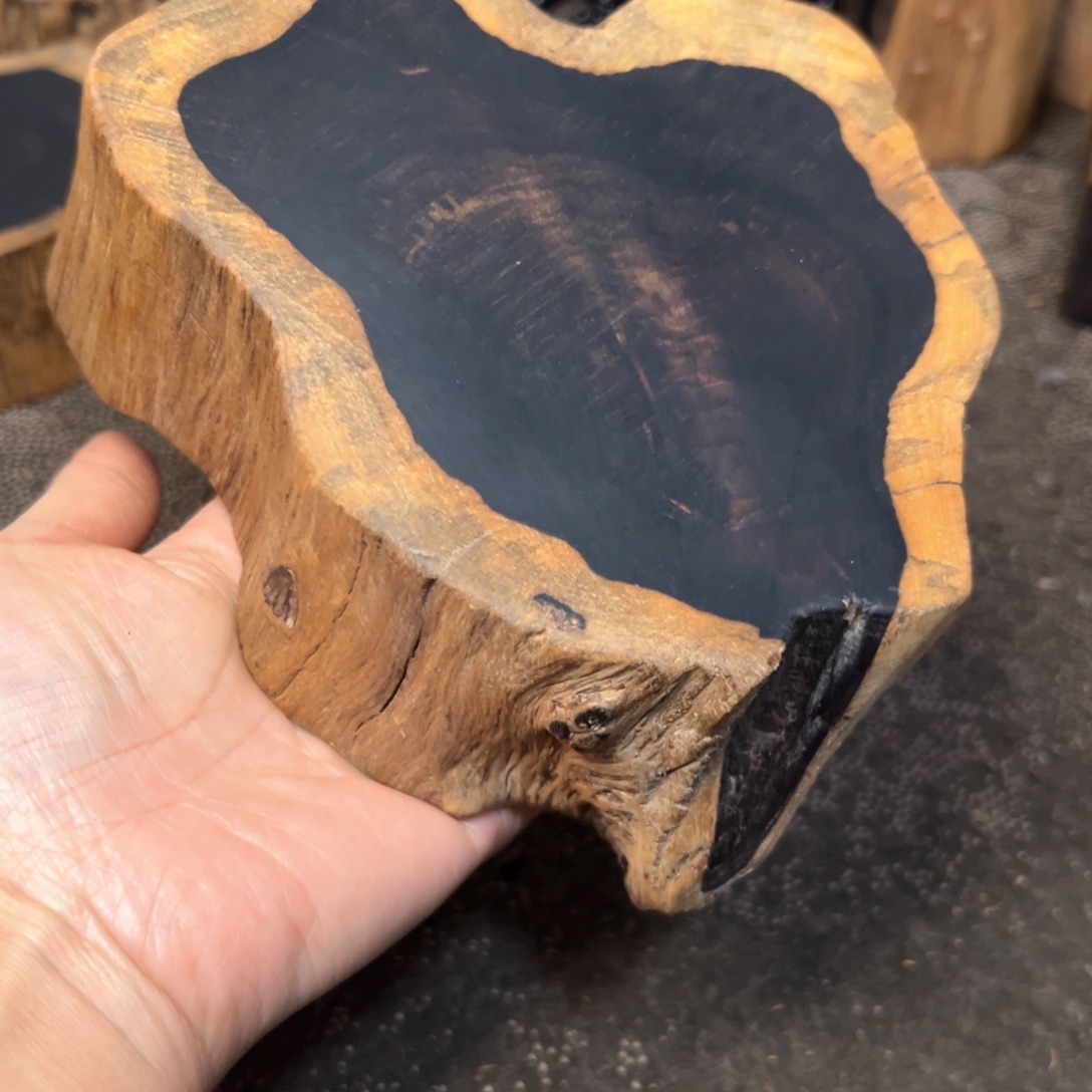 斗***佛木紫光檀圆切片原皮风化风裂木料