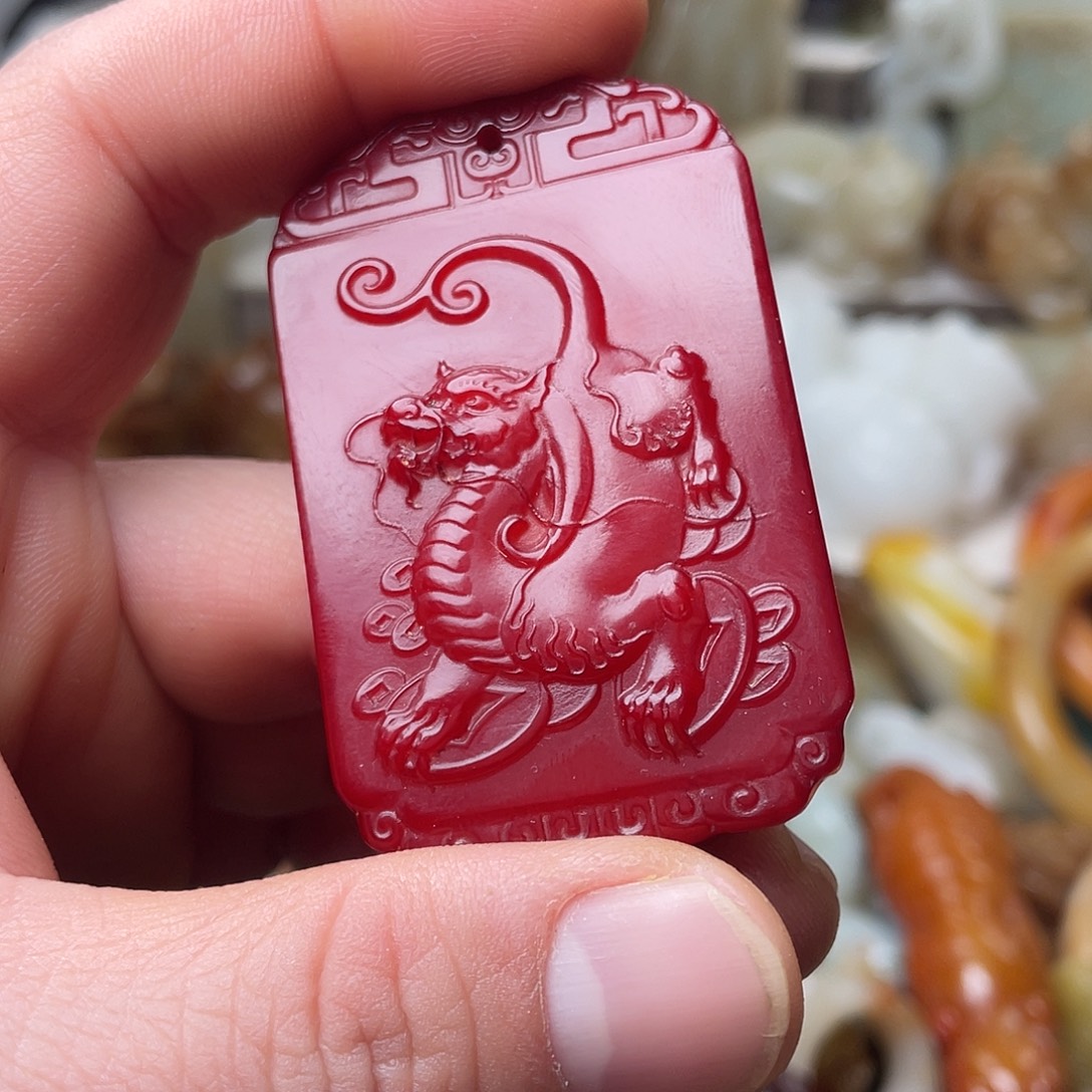 无***鸟和田玉未镶嵌颈饰