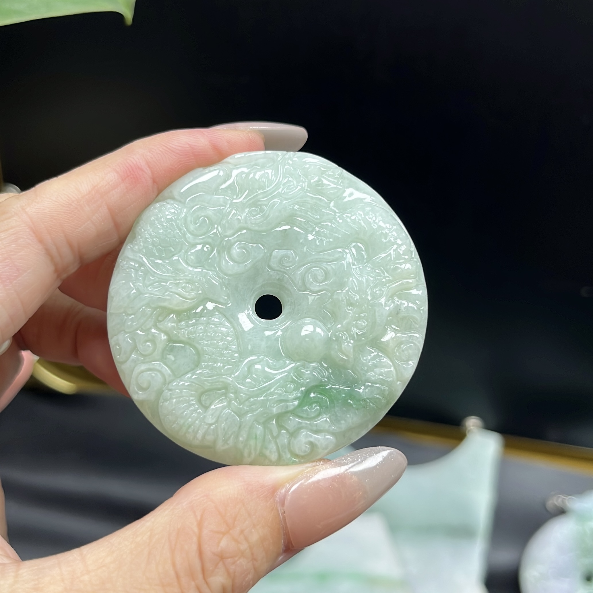 天然缅甸翡翠A货 龙牌吊坠精品毛衣链挂件飘花精品摆件百搭
