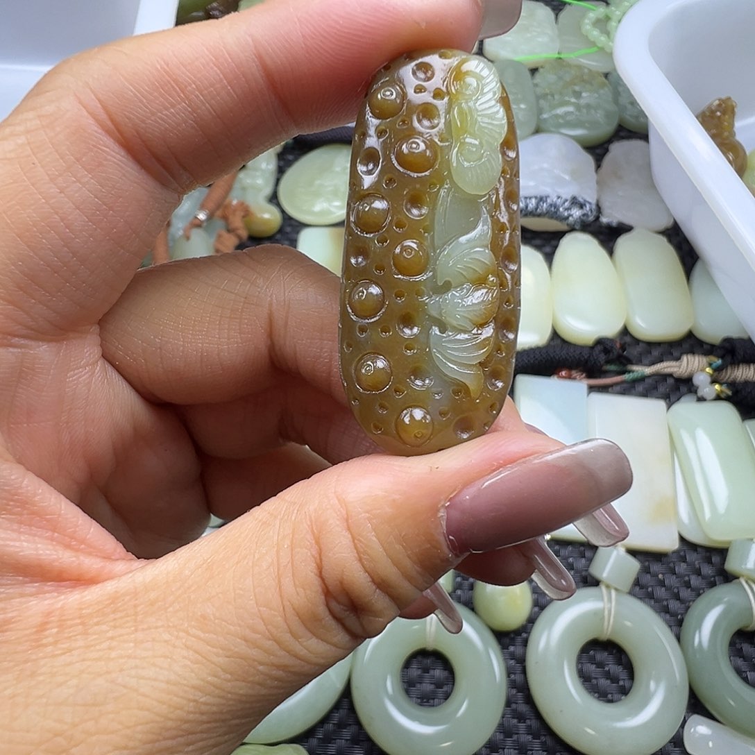 和田玉未镶嵌颈饰卡45