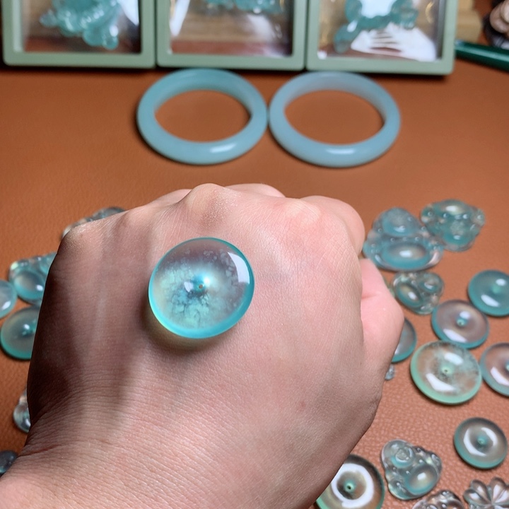 可***乐蛇纹石玉未镶嵌吊坠