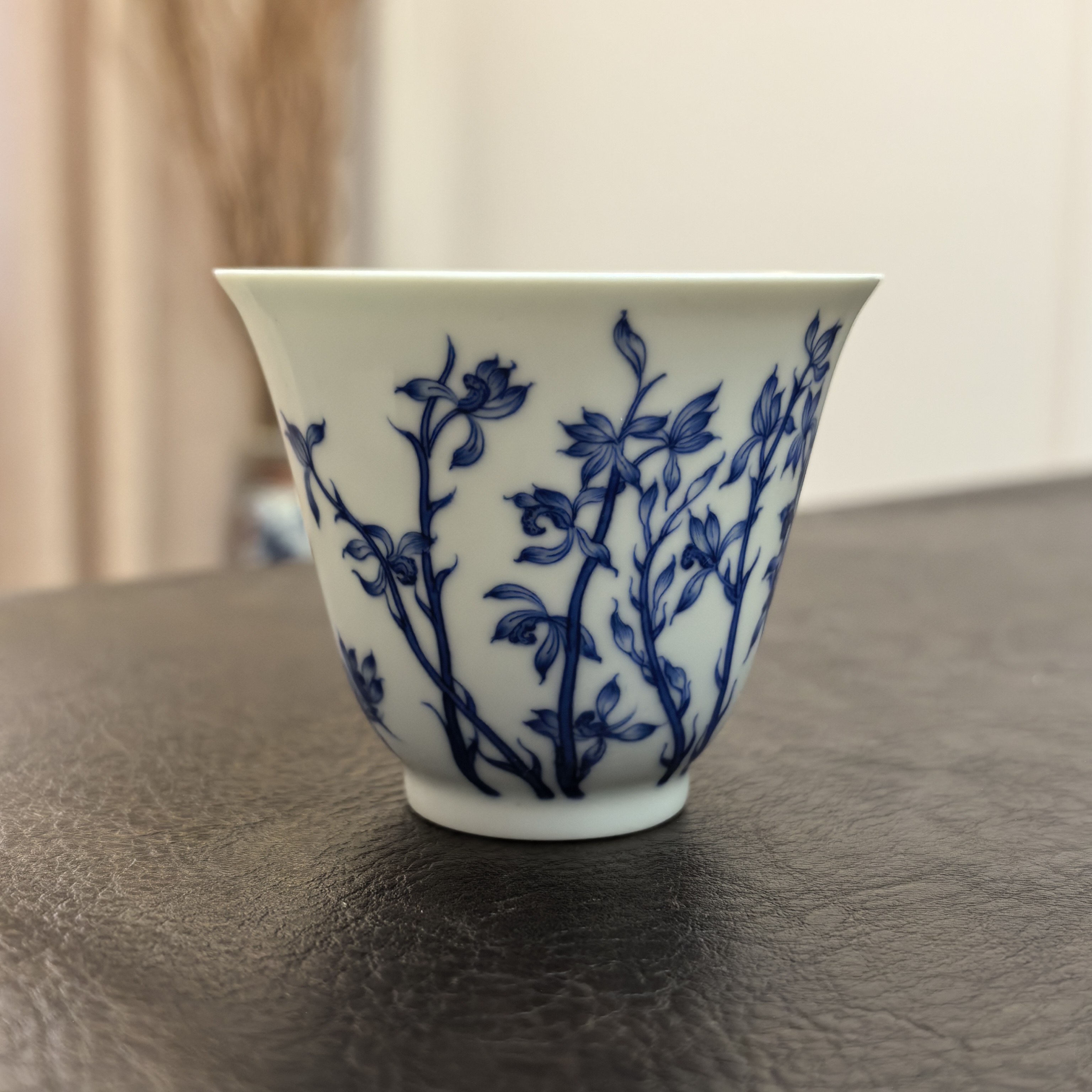 景德镇 仪贤堂 手绘青花恽寿平九兰图铃铛杯主人杯茶杯