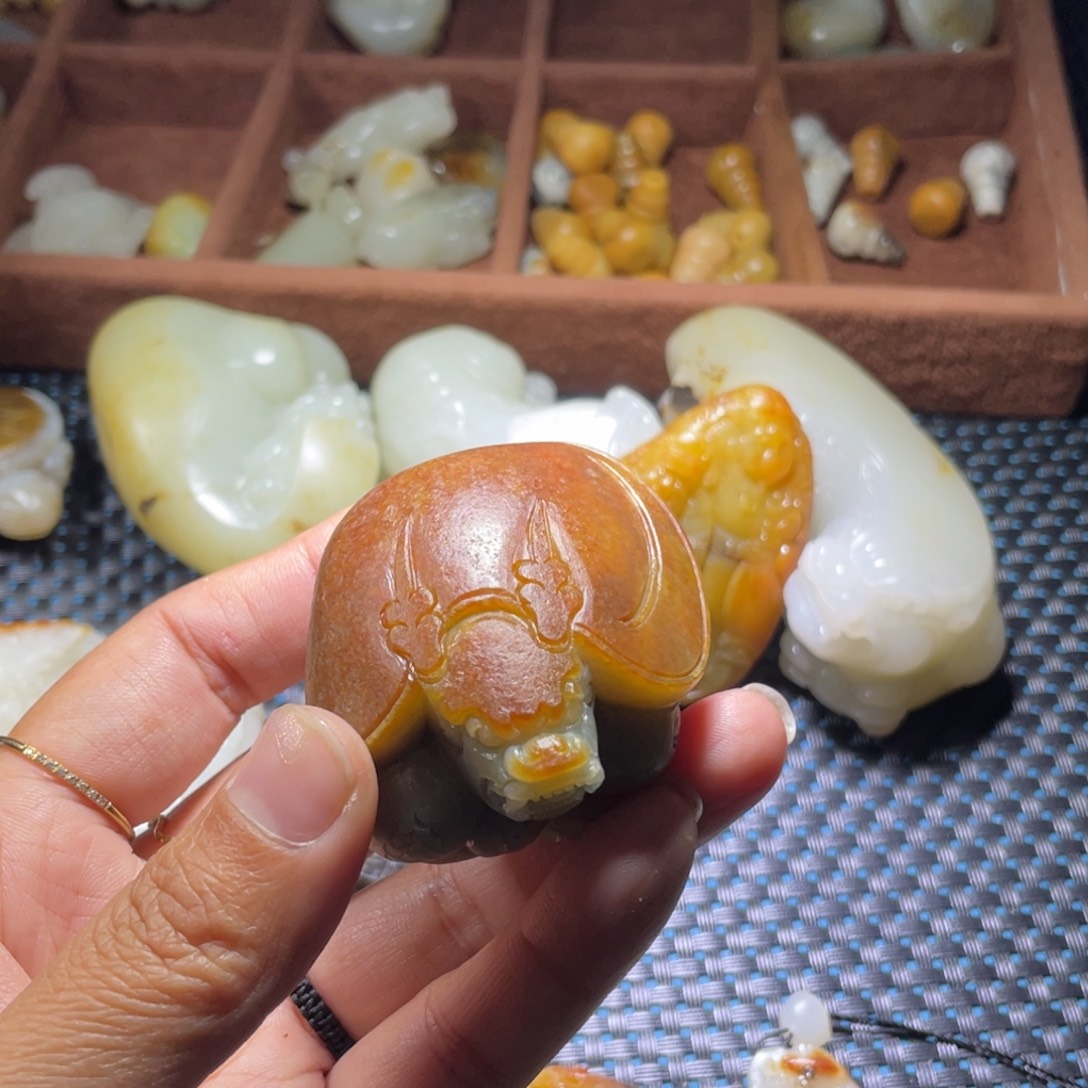 奇***赏和田玉未镶嵌颈饰