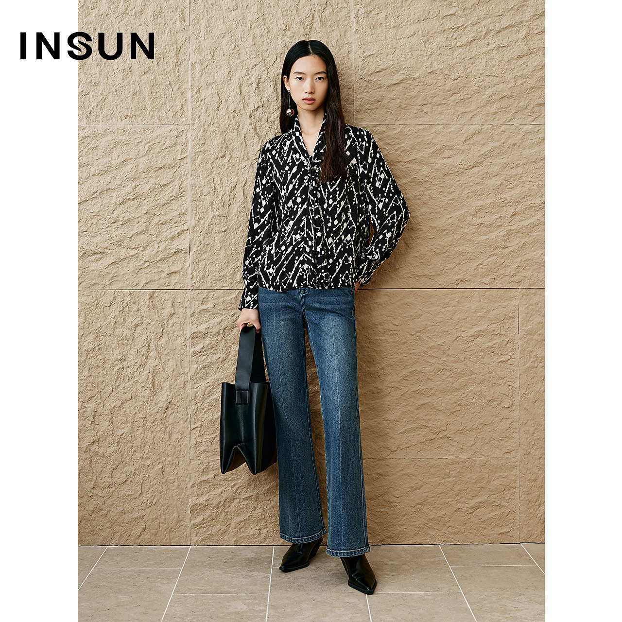 [新派简约]INSUN恩裳专选2025春季气质飘带雪纺印花衬衫