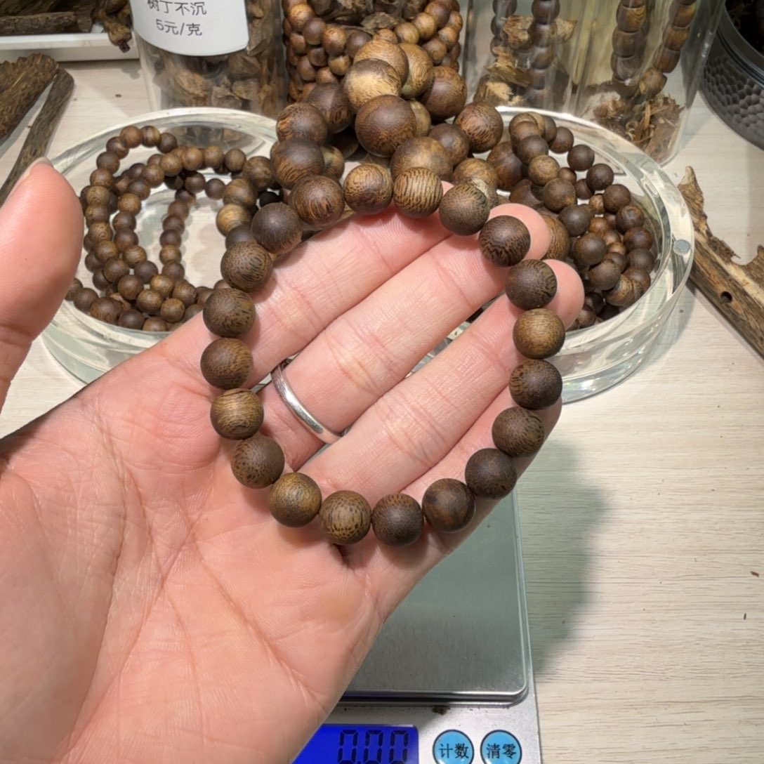 哲***律沉香手串圆珠单圈1.0