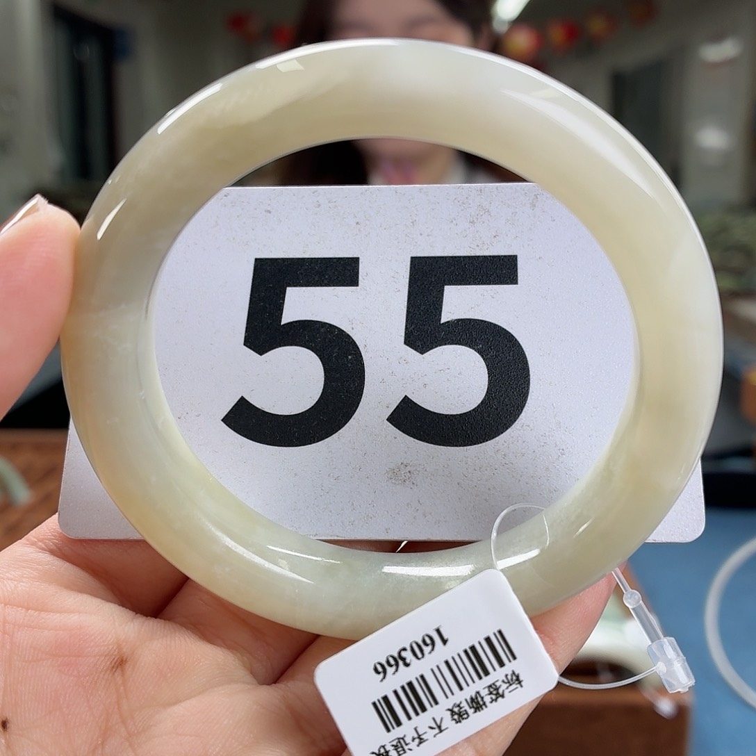 和田玉未镶嵌手镯纹