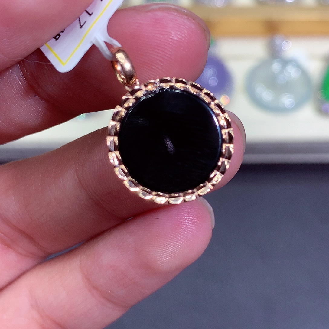 翡翠吊坠(不含链)18K金镶嵌