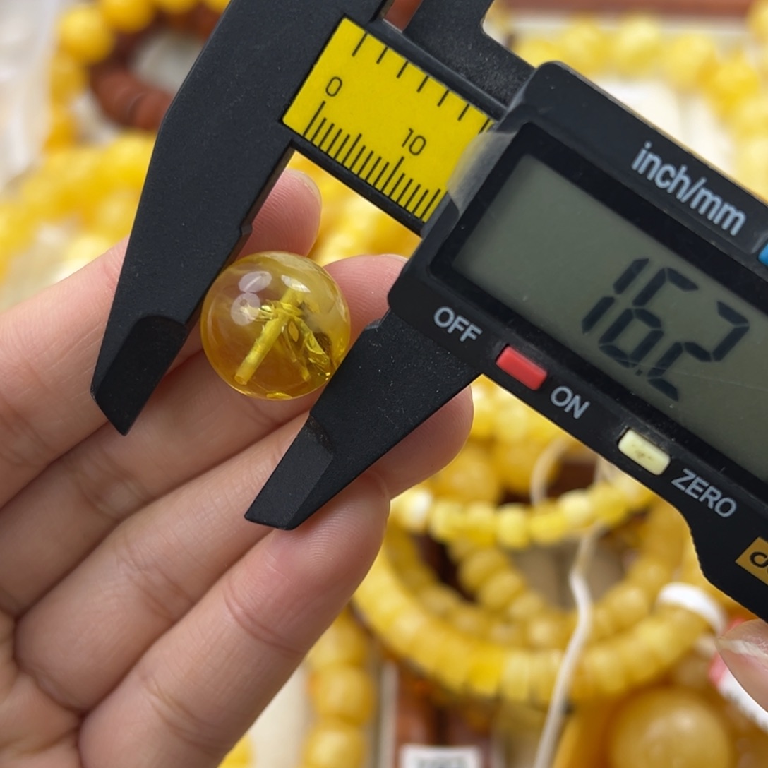 琥珀珠宝奇石未镶嵌