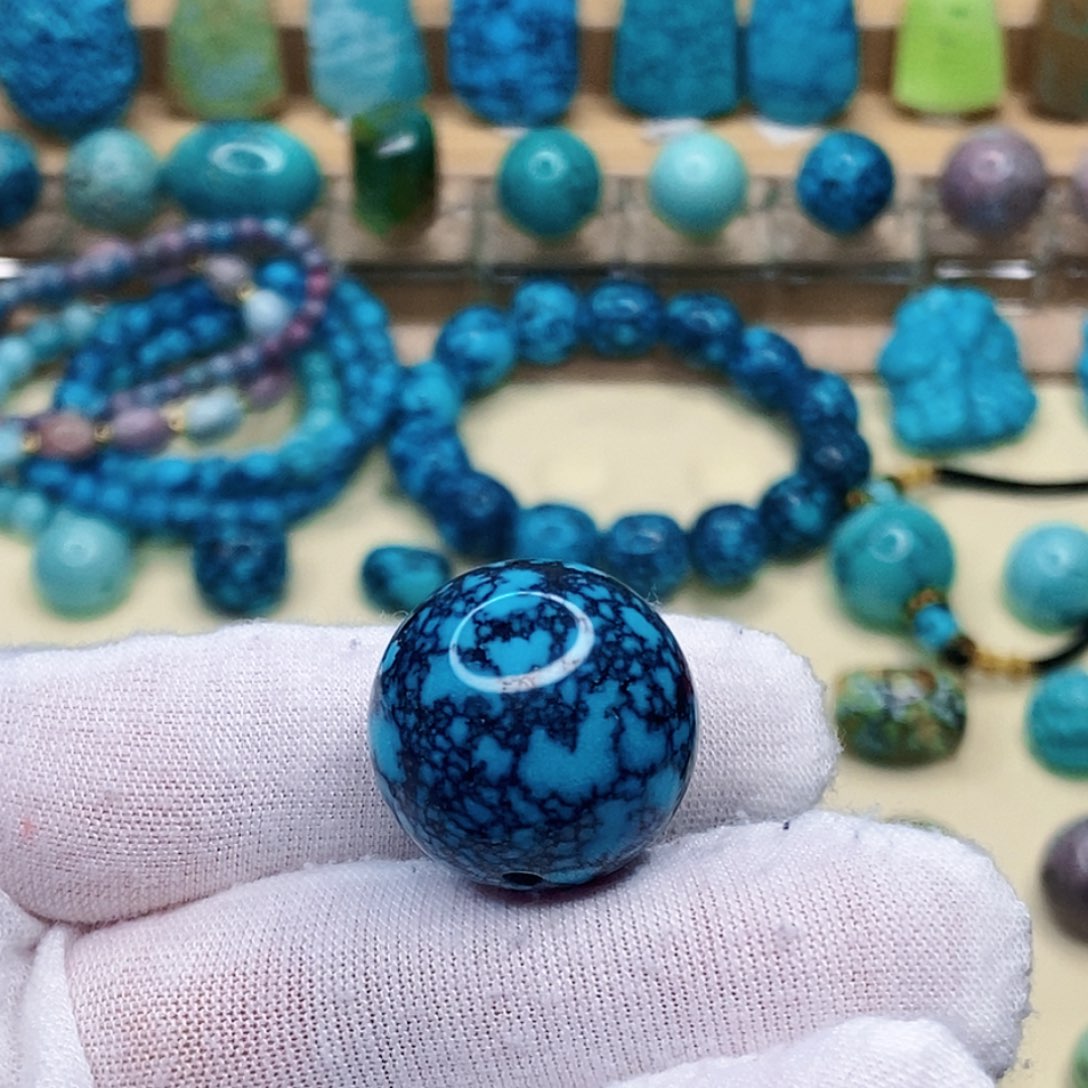 绿松石未镶嵌珠宝奇石