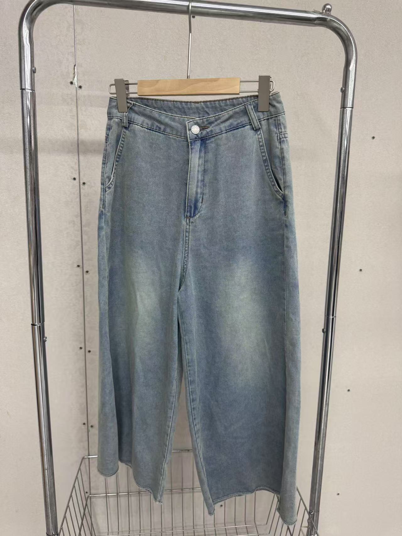 新款时尚百搭牛仔裤 YT7467