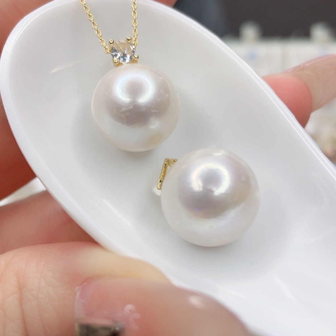 淡水珍珠吊坠(赠链)未镶嵌