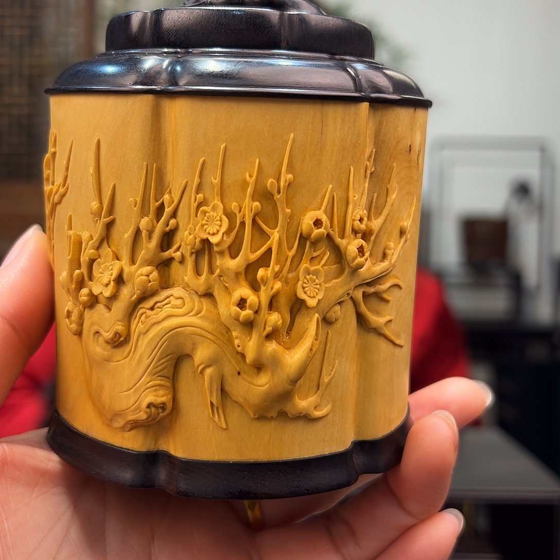 竹折枝梅花茶叶罐黄杨木