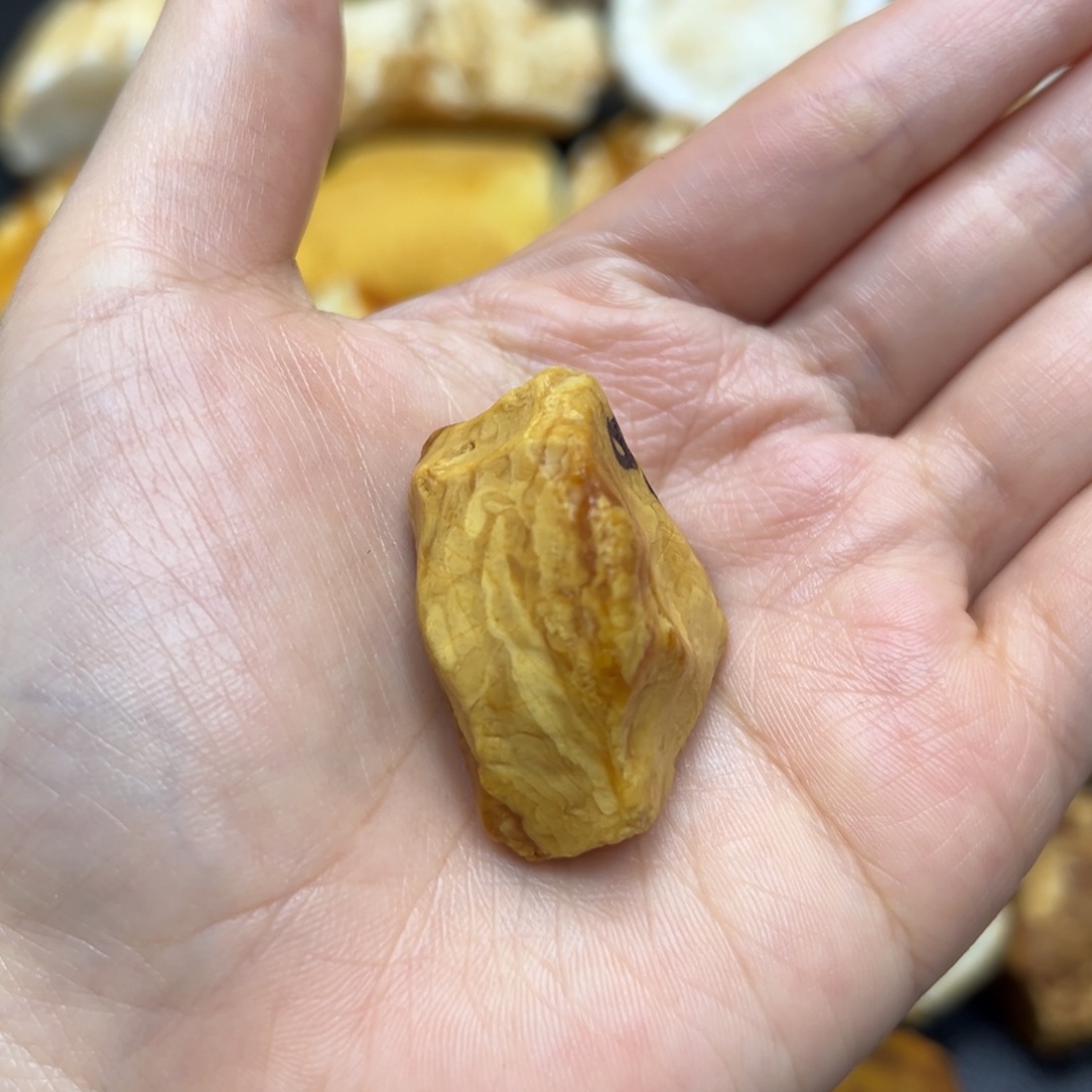 定制琥珀未镶嵌蜜蜡