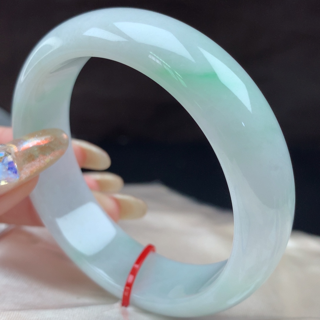 翡翠手镯未镶嵌96437，