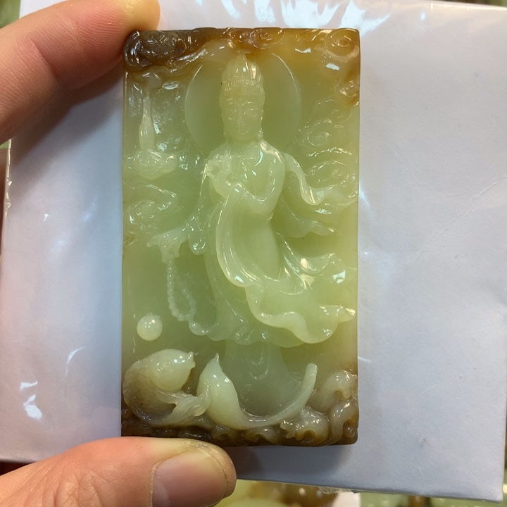 颈饰未镶嵌和田玉大*?