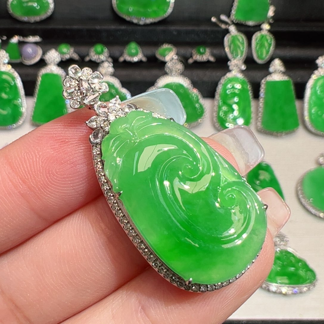 翡翠18K金镶嵌吊坠(不含链)