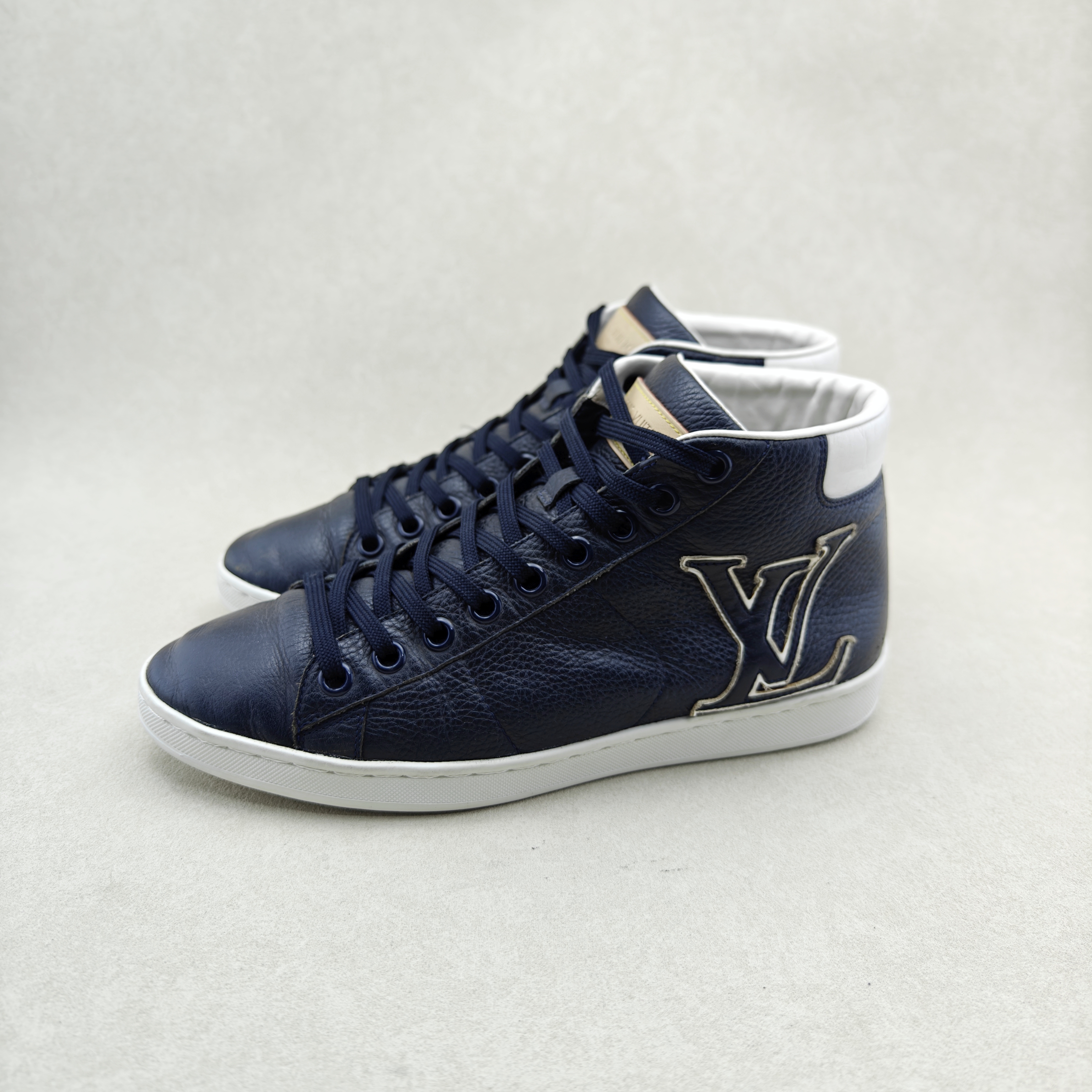 95新 LouisVuitton/路易威登 41码/经典款大logo高帮时尚百搭板鞋