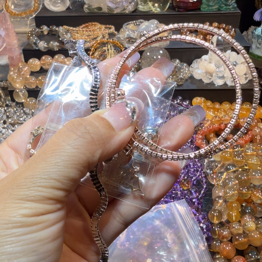鲸***归未镶嵌手链水晶手链