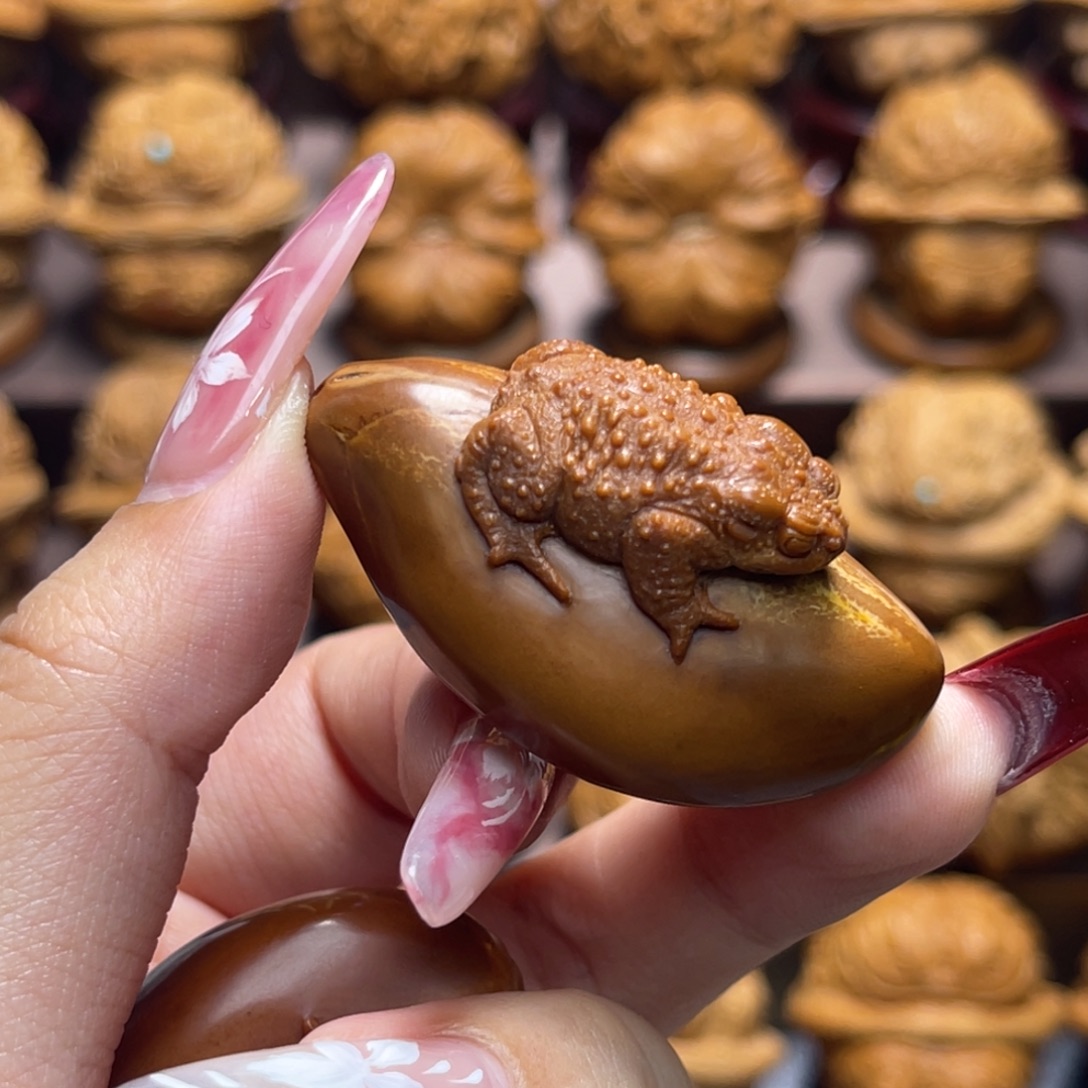 元旦福利手工立体雕金蟾發發發