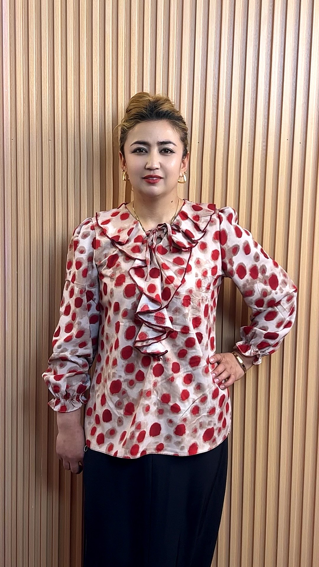 法式中老年女装波点常规百搭针织显瘦短外套圆领衬衣印花休闲