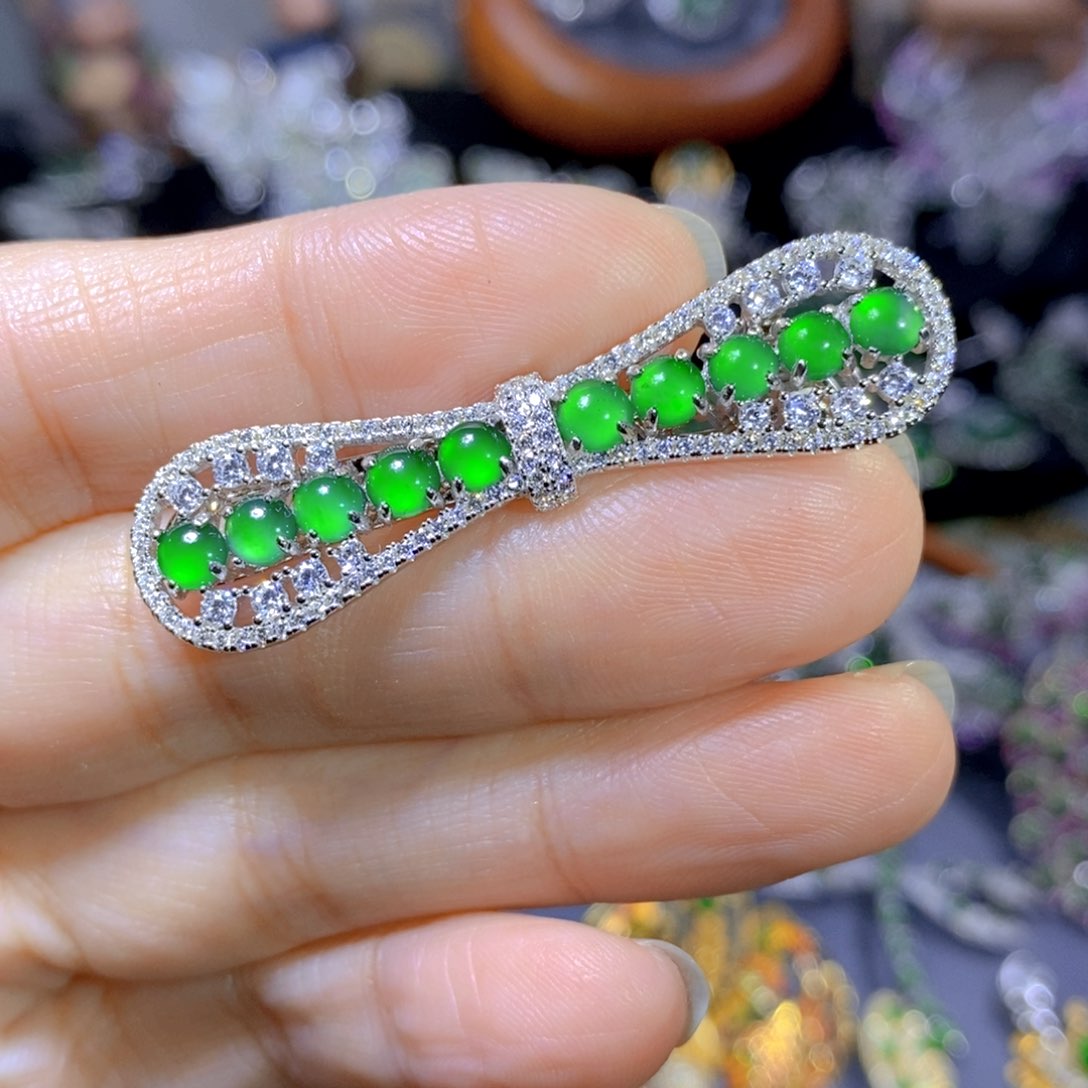 翡翠颈饰银S925镶嵌天然翡翠