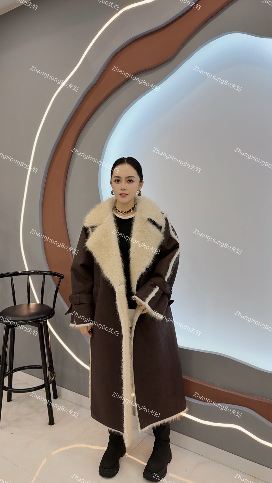 【张洪波夫妇】90150女士高奢潮流百搭外套2504