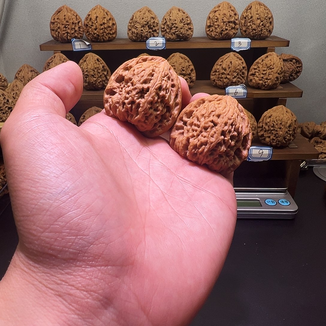 远***文玩核桃吊坠新宇南将石40精品