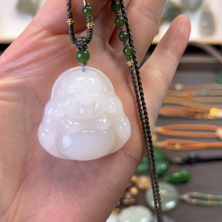 时***&和田玉未镶嵌颈饰白佛