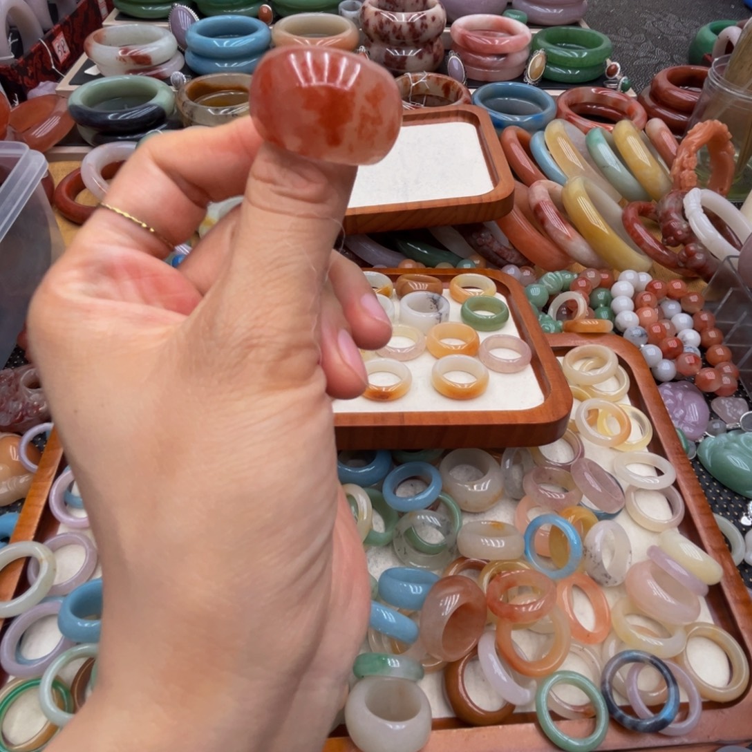 相***5石英质玉未镶嵌圈口58