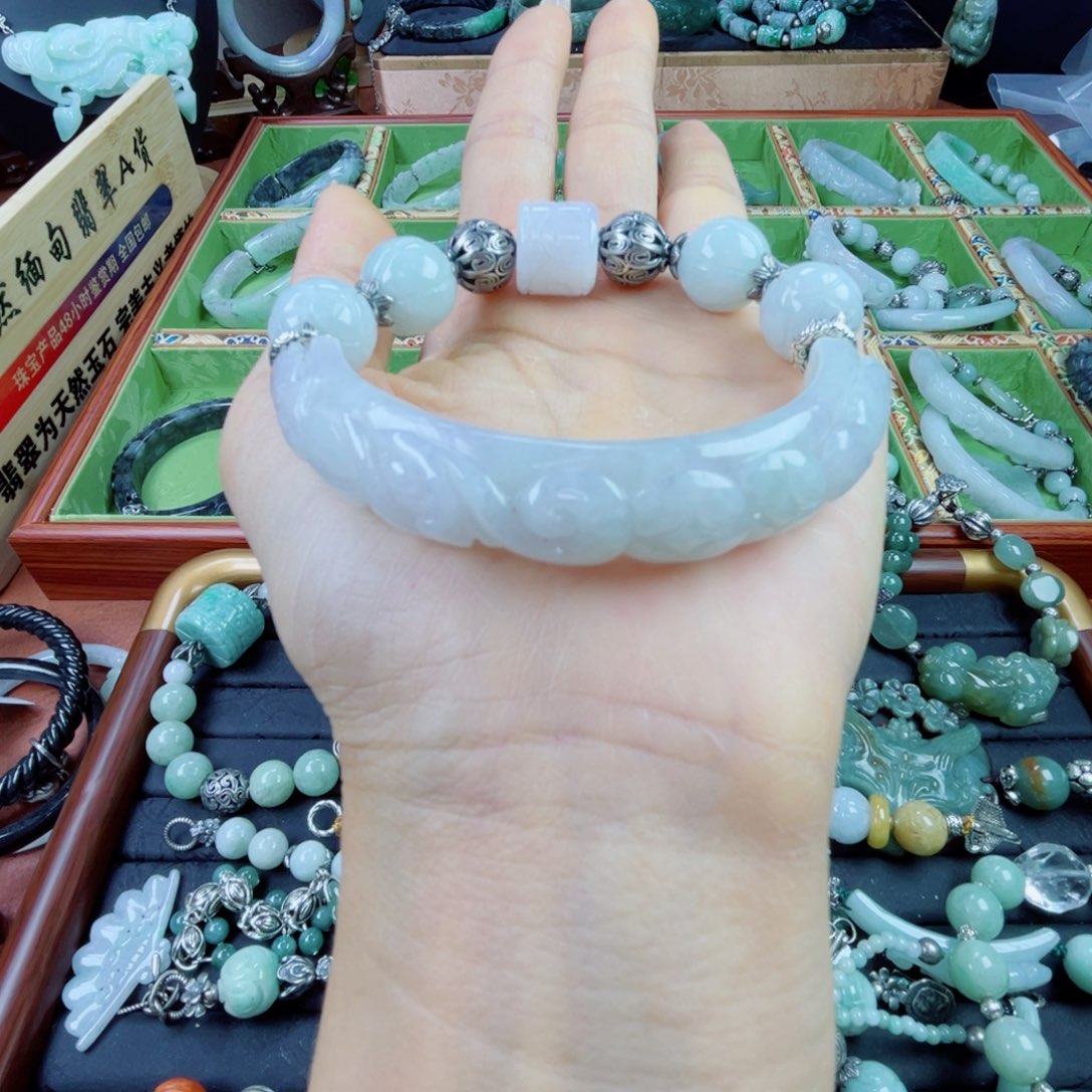用***8未镶嵌手链翡翠翡翠半镯