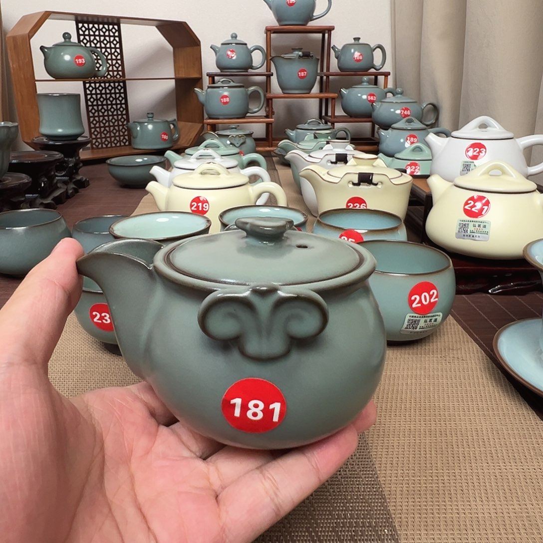 瓷片。。。。。。。。。。。。。。