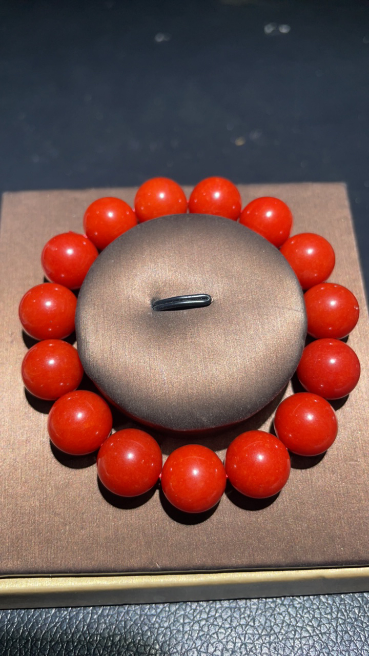 92  卡14亮面柿子红手链