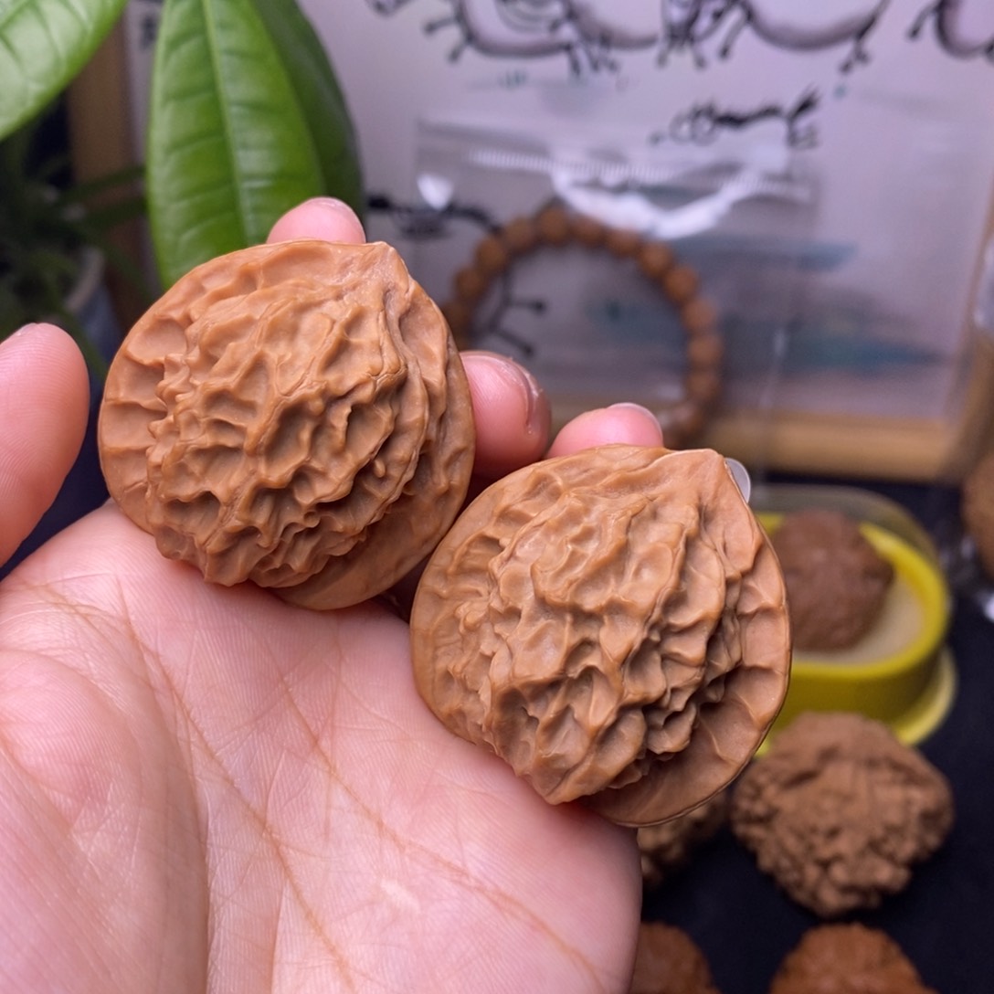 文玩核桃把件39龙鳞纹