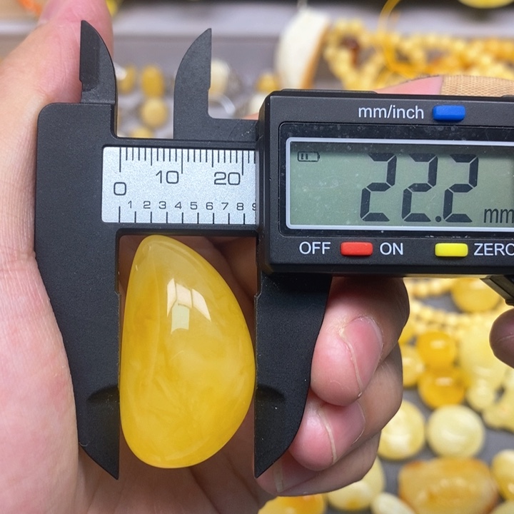 未镶嵌琥珀珠宝奇石