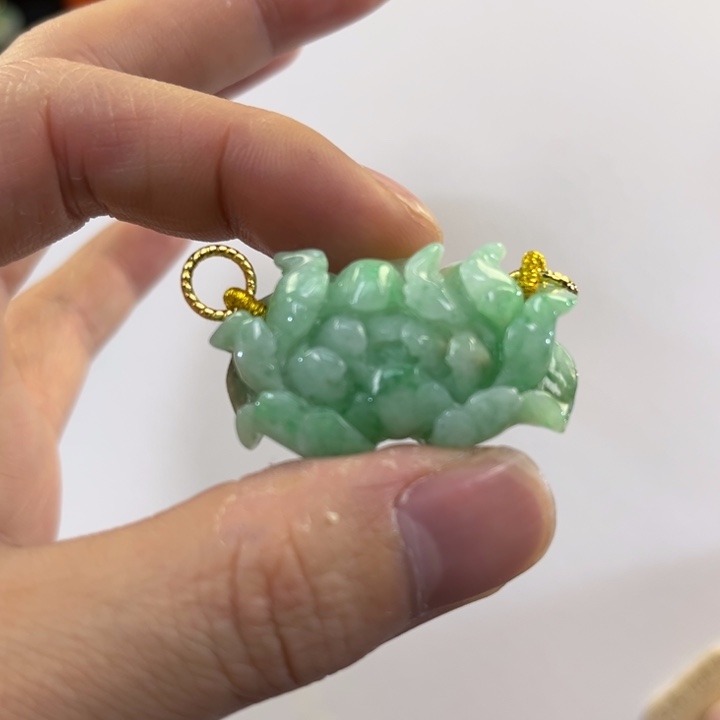 翡翠吊坠(赠链)未镶嵌代编织